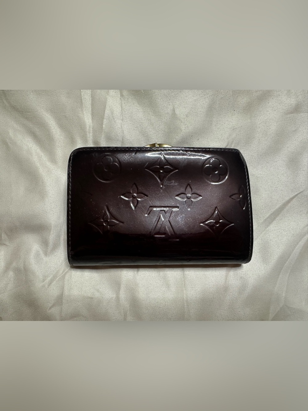 Louis Vuitton Vernis Wallet in Dark Wine Patent - Picture 2 of 11